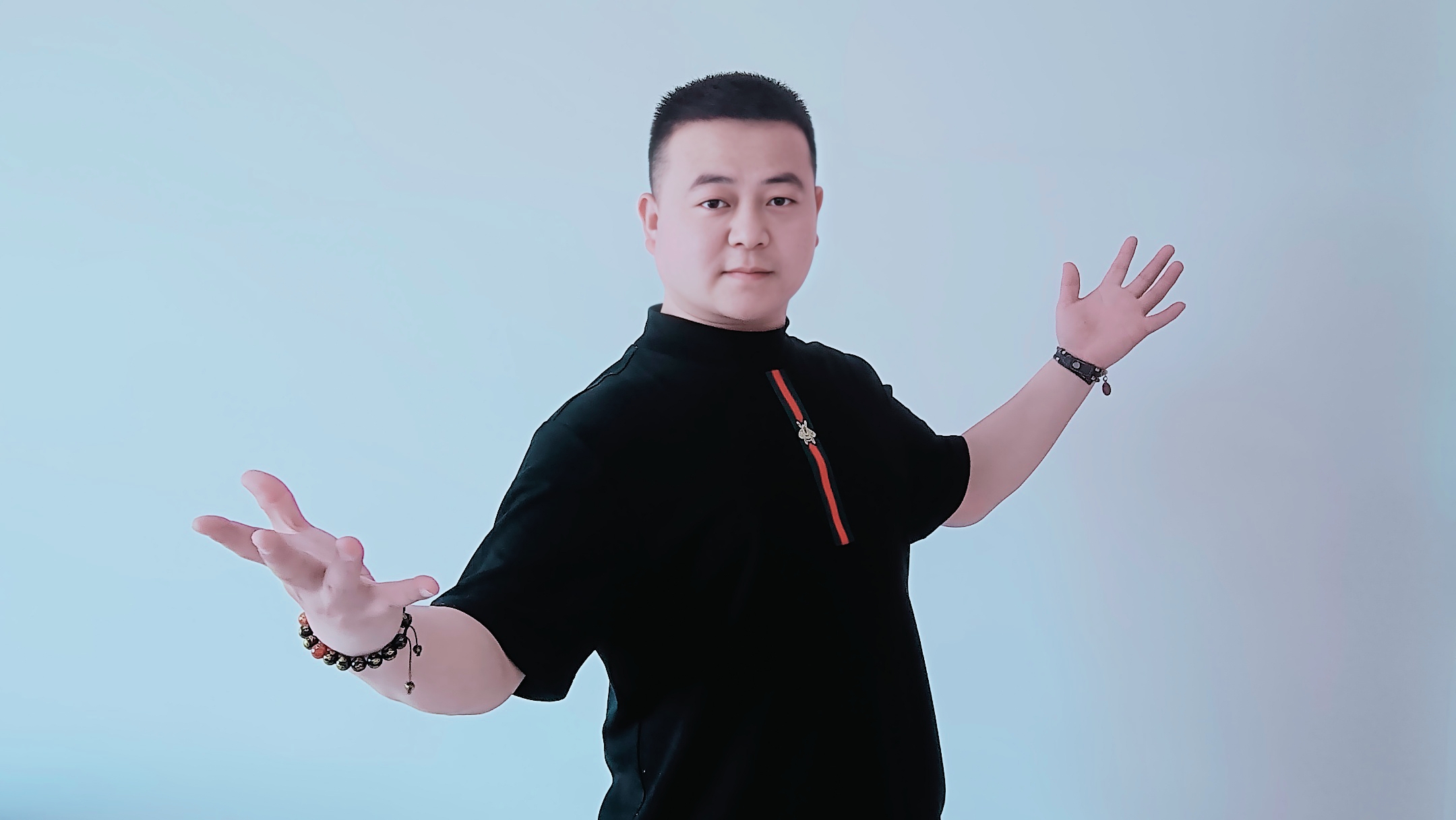 【香港訊】:棍影承文脈 匠心傳武魂——「雙截棍王」高曉陽的傳承之路